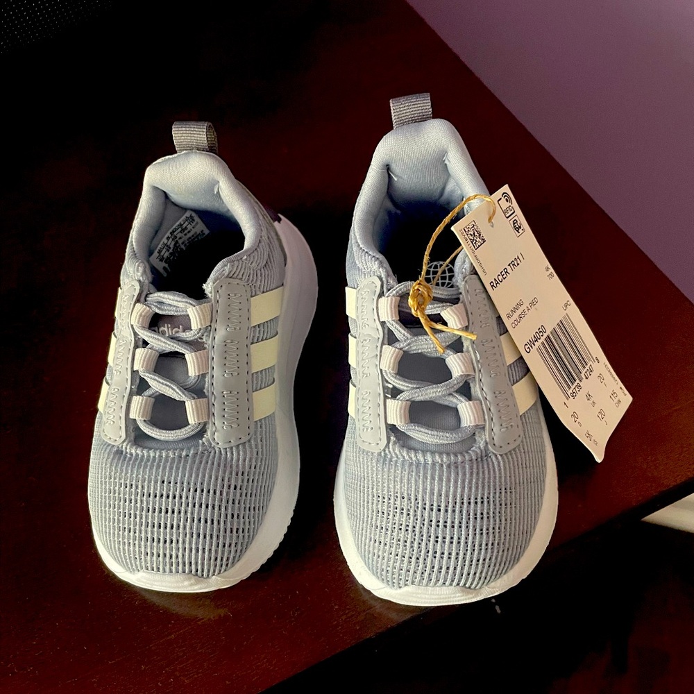 NWT Adidas 5T Toddler Sneakers